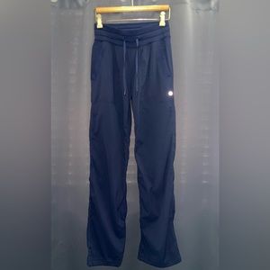 Lululemon Dance Studio True Navy Mid-Rise Full Length Pant Size 2